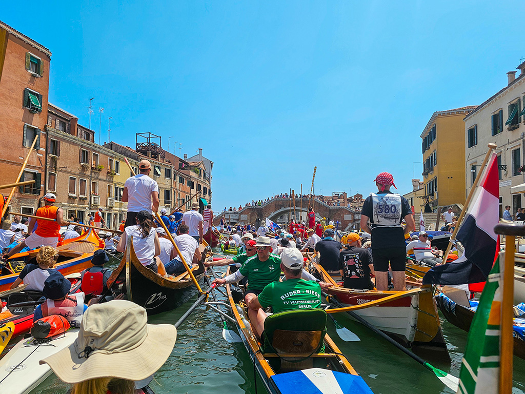 Im Stau bei Trei Archi